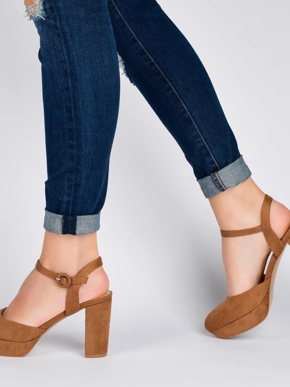 Journee Women's Roslynn Pumps